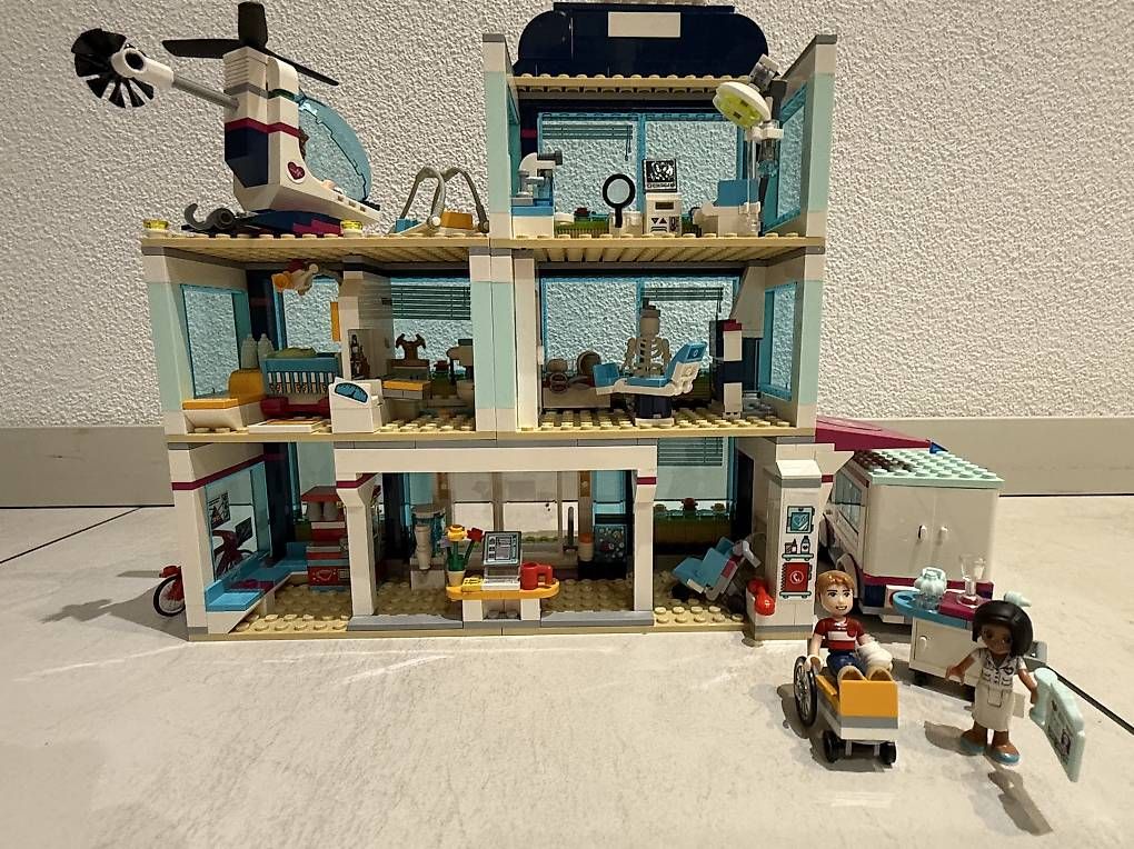 Lego Kit di costruzioni: LEGO Friends Ospedale (41318) – Usato da Preonzo venduto da olibo06 2