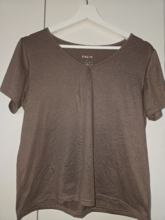 Shein T-Shirt, Braun, Grösse M - Perfekt für den Sommer!