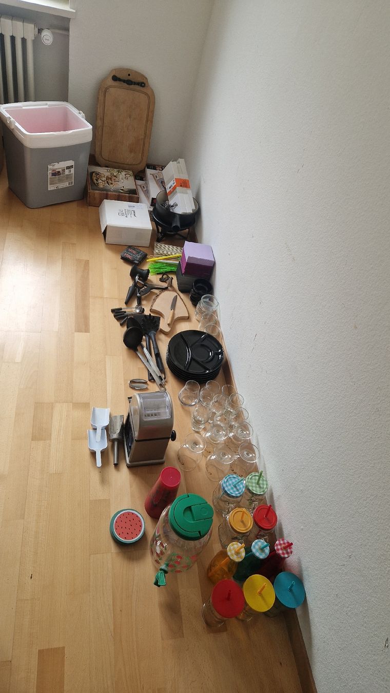 Set di piatti: Küchen Set – Nuovo e nell'imballaggio originale da Luzern venduto da Antu92