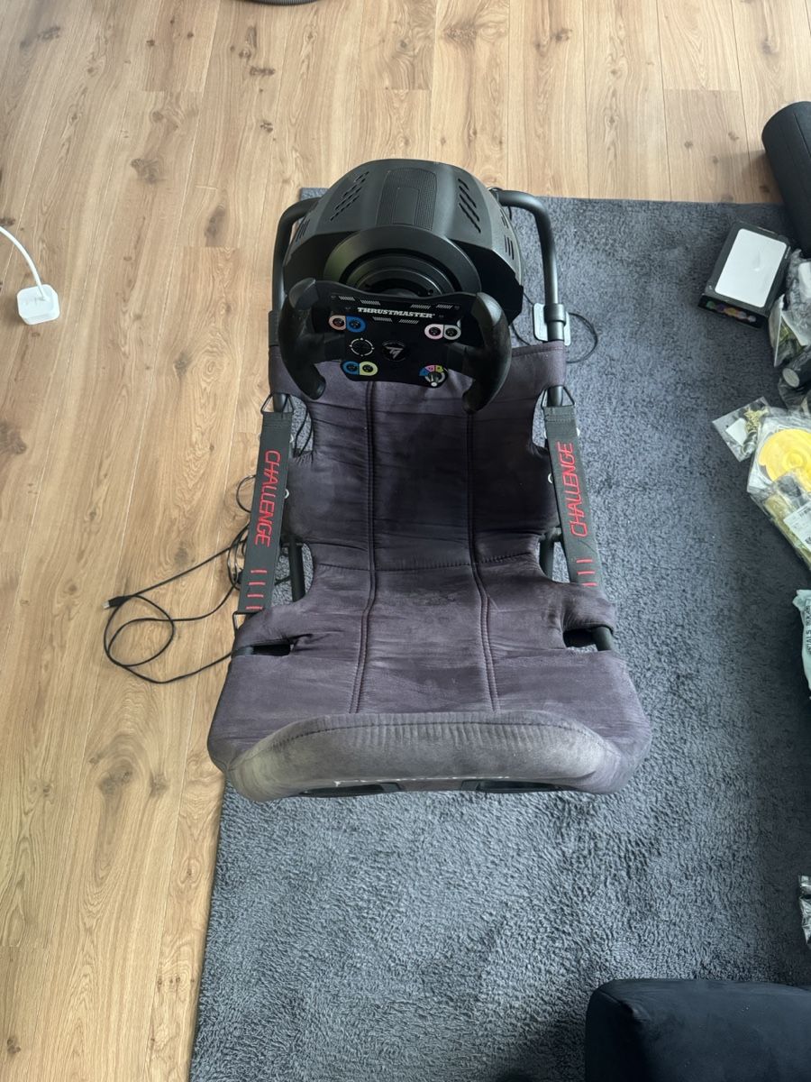 Thrustmaster Manettes: Playseat Challenge Rennspiel Sitz mit Thrustmaster T300 – D'occasion à Frauenfeld par mar_d9hn
