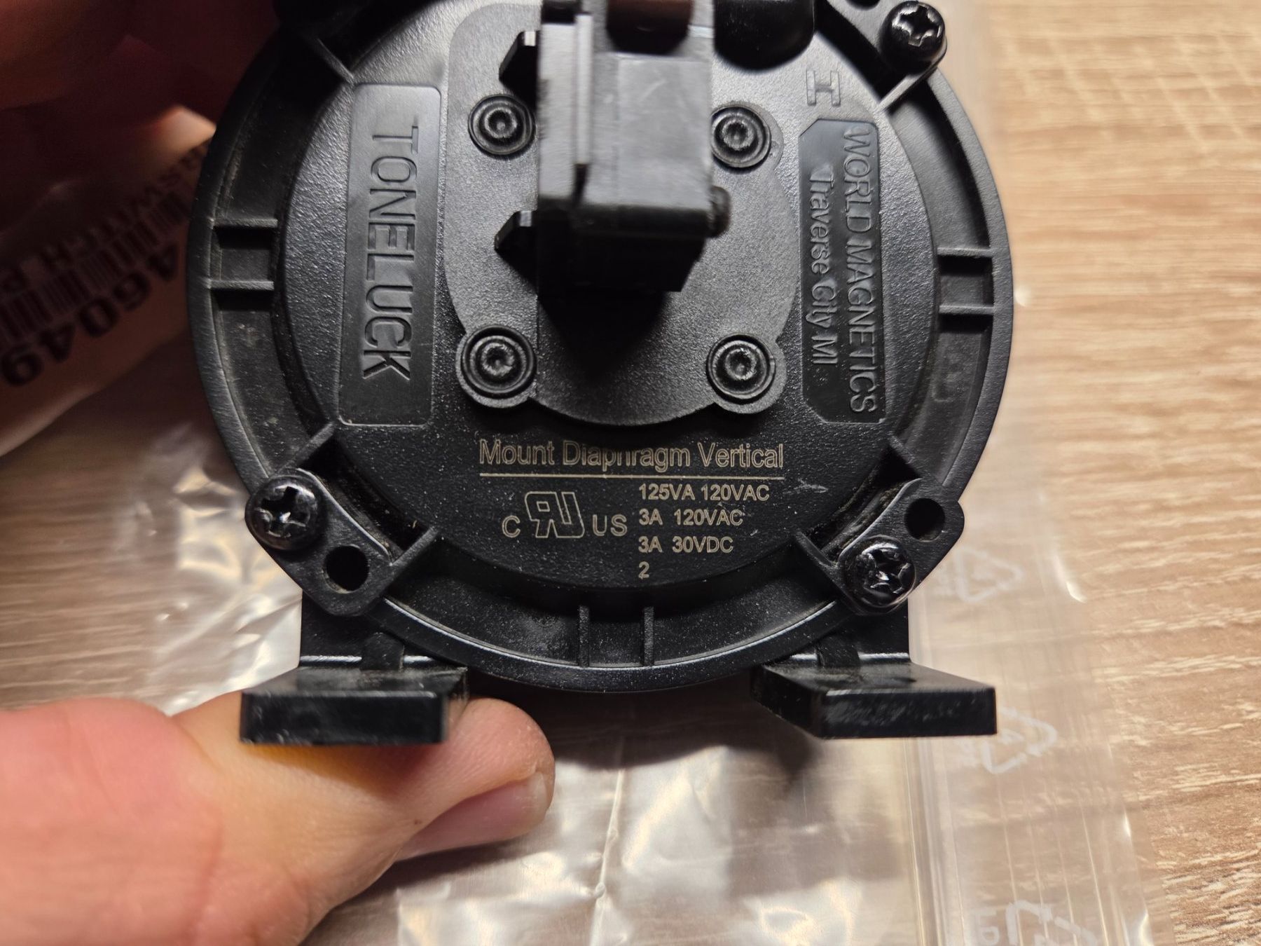 Componenti elettronici: Airswitch PS100 Goldtec 4604915 125V Luftschalter – Nuovo e nell'imballaggio originale da Zürich venduto da Alibaba1234 1