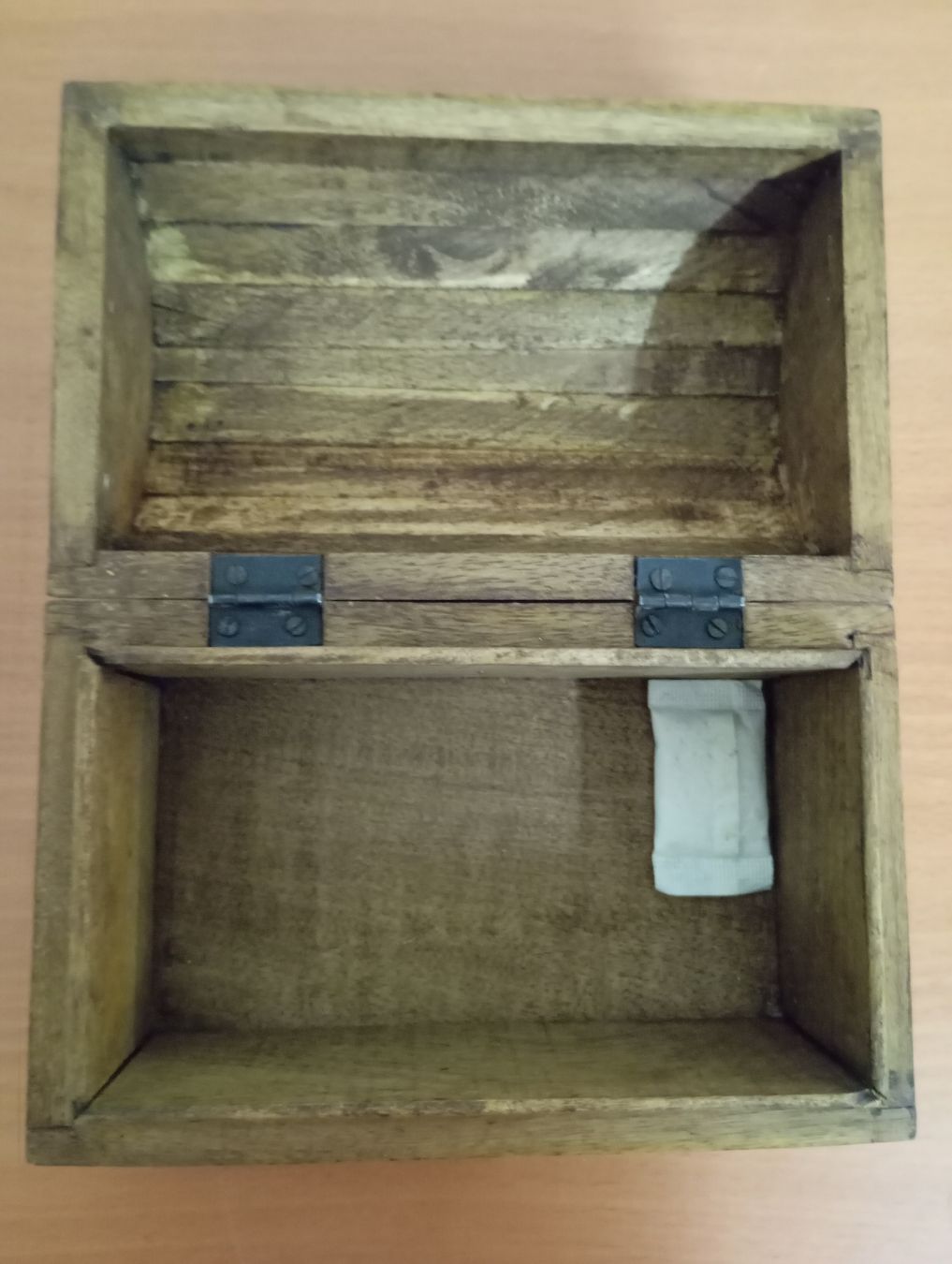 Cassapanche: Holzschatulle mit keltischem Muster  – Nuovo e nell'imballaggio originale da Winterthur venduto da pjuma01 4