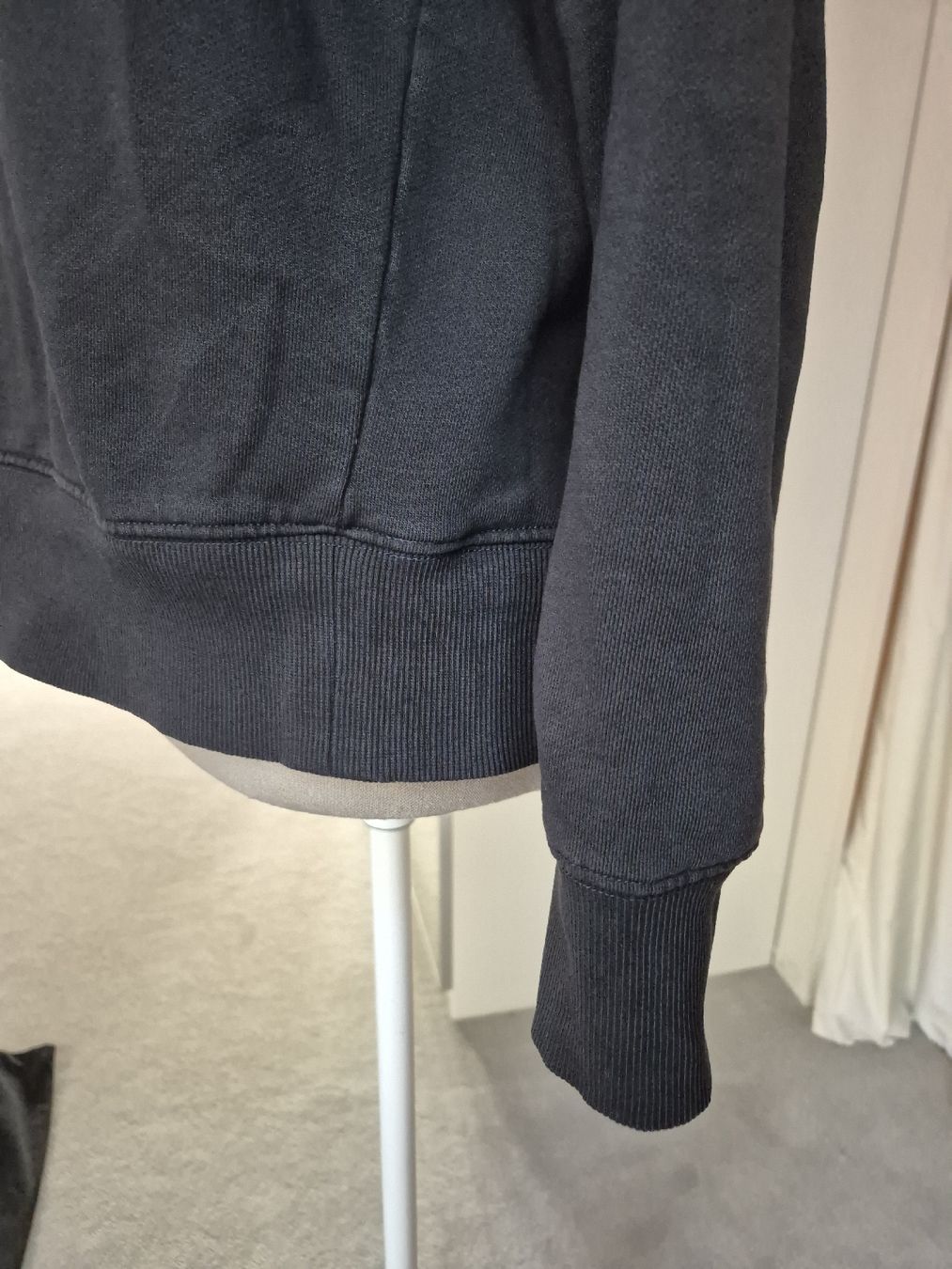 Completi & Tailleur: 2 teiler Migros Essentials schwarz Grösse L – Usato da Zürich venduto da Drago670 9