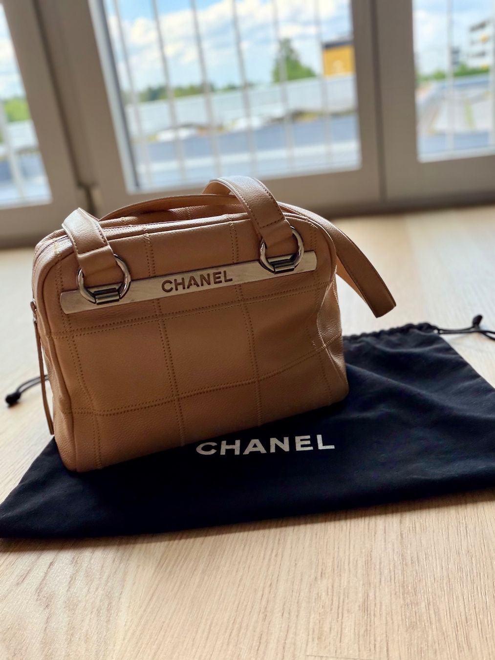 Chanel Borse da donna: Sac à main Chanel cuir beige – Usato da Adliswil venduto da vic_dxw7