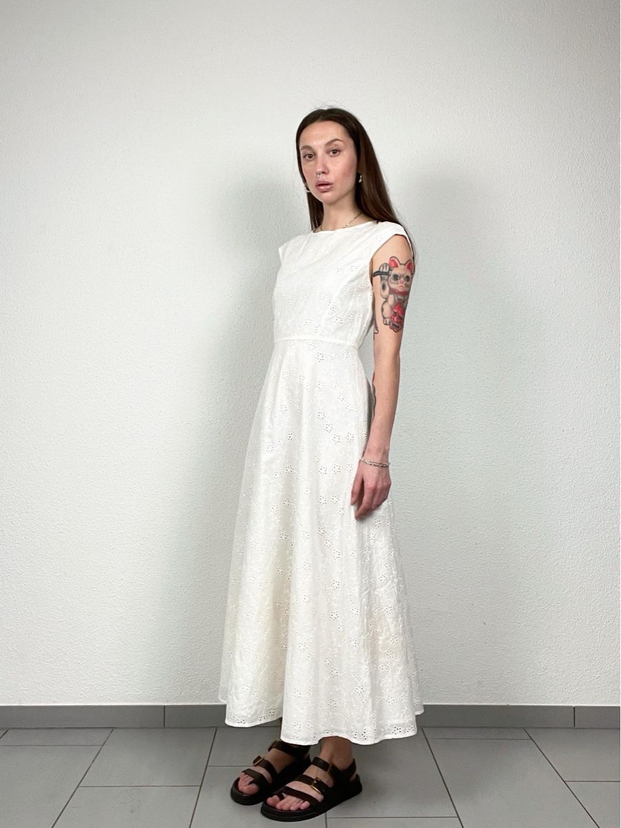 Max Mara Vestiti: MaxMara Studio Maxi Dress, Size 36, White – Usato da Knonau venduto da Grapesvintage