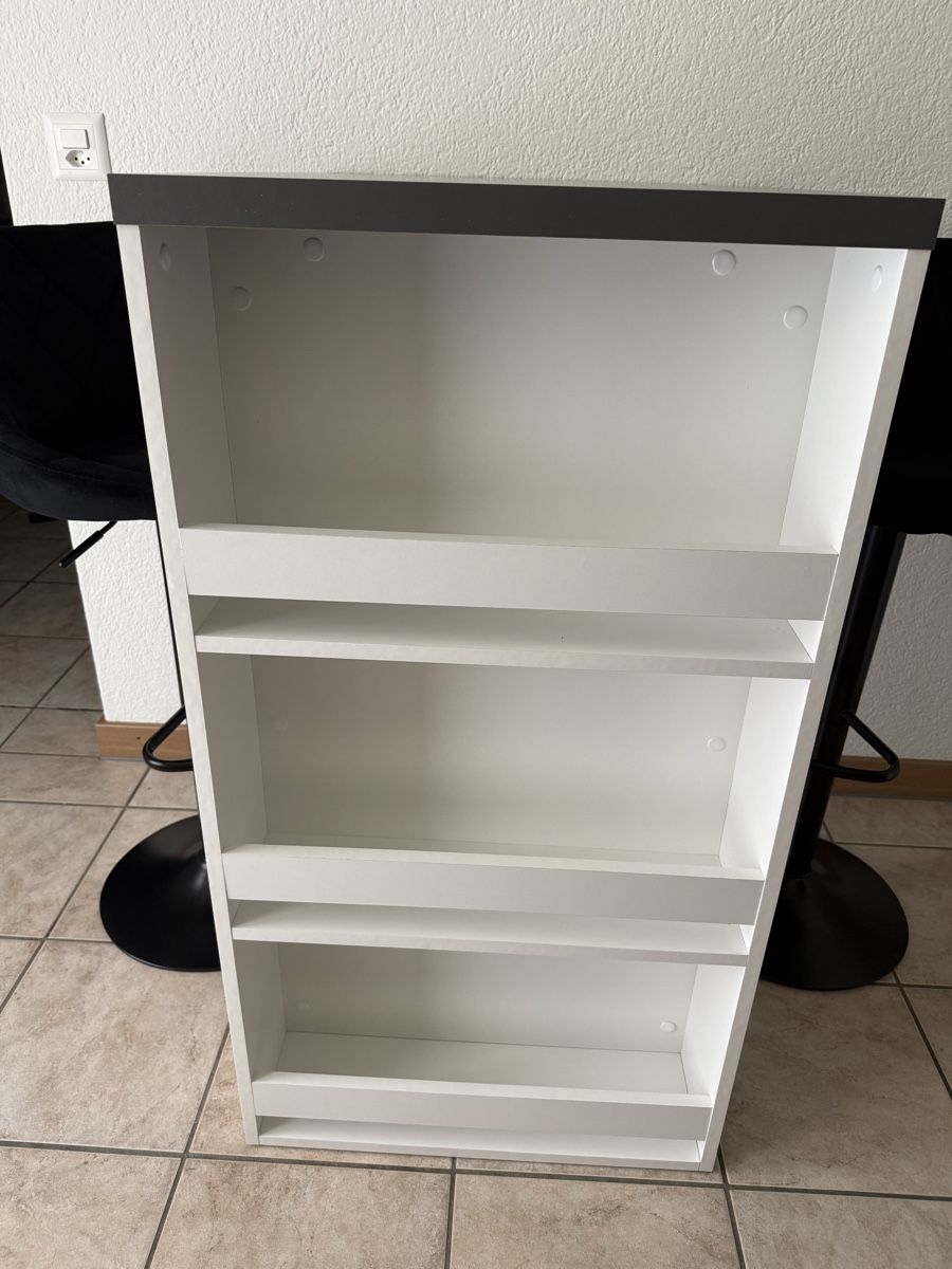 Tavoli: Bartisch mit Barhocker, Top Zustand, muss abgeholt werden – Nuovo (secondo la descrizione) da Ibach venduto da sab_gqg7 2