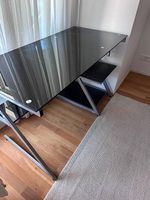 Schreibtisch