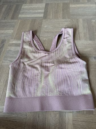 Nike Yoga Dri-FIT ADV Bra, taille M - Parfait pour l'été!
