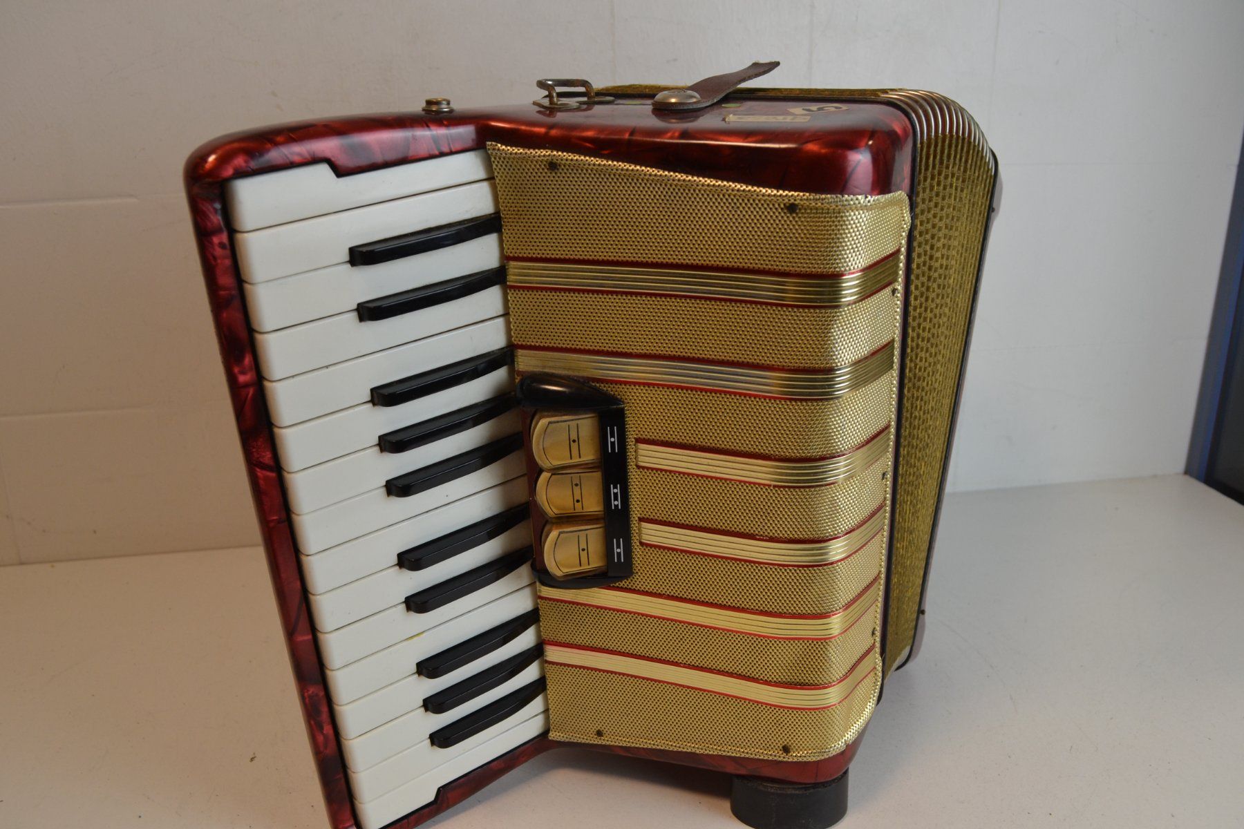 Hohner Strumenti musicali: Akkordeon chromatisch Hohner Concerto I – Usato da Zürich venduto da Brockito 5