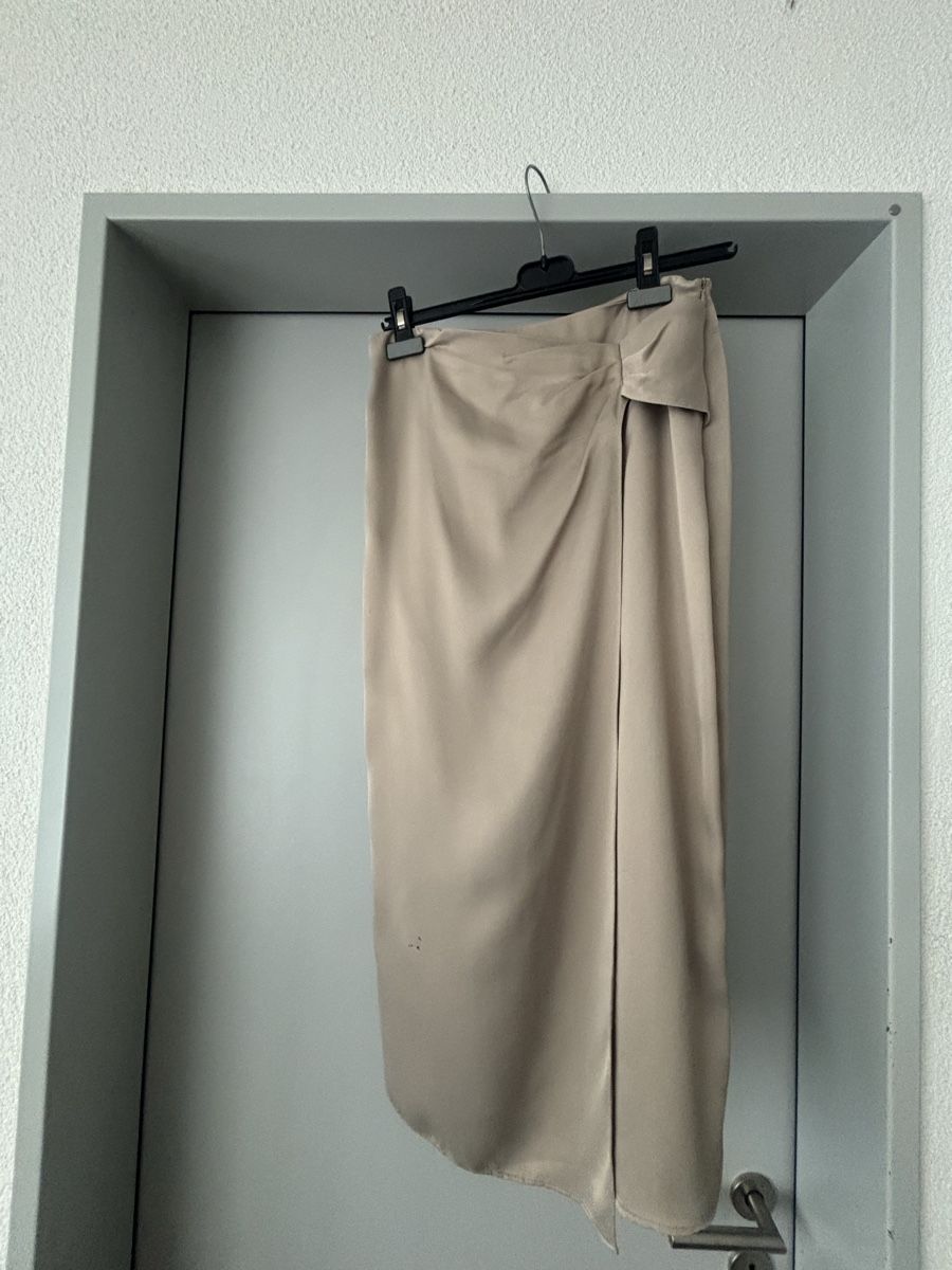 Zara Gonne: Rock Gr.38 von Zara – Usato da Zug venduto da Biki72 1