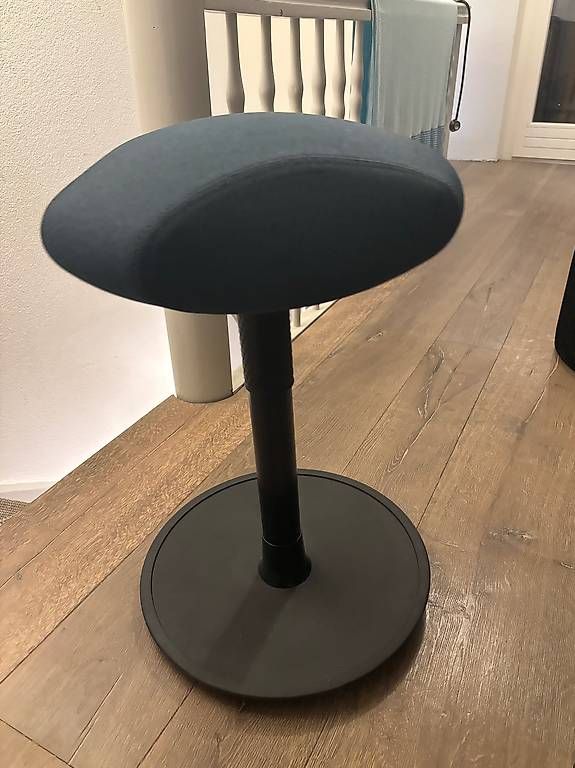 Sgabelli: Ongo ergonomischer Hocker – Usato da Moosleerau venduto da lor_j6t7