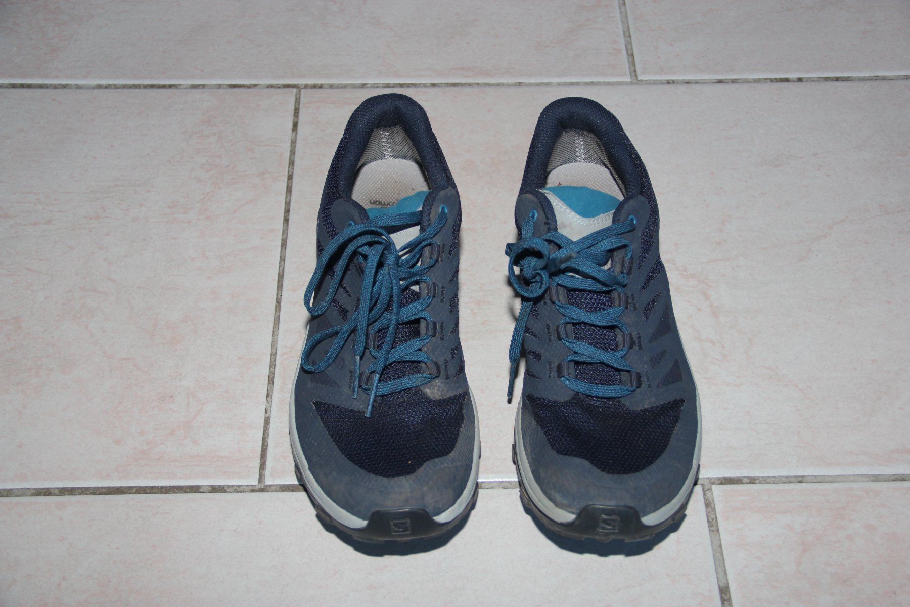 Salomon Scarpe da uomo: Salomon Outline Goretex Trekkingschuhe Gr: 42 – Usato da Thun venduto da zopfschweiz