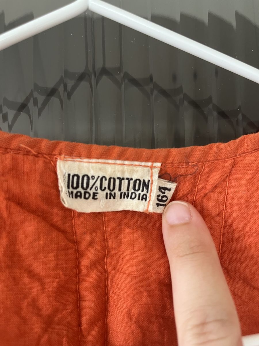 Sonstige Mädchenkleider: Gilet orange molletonné  – Gebraucht aus Fribourg von ine_y5jc 1