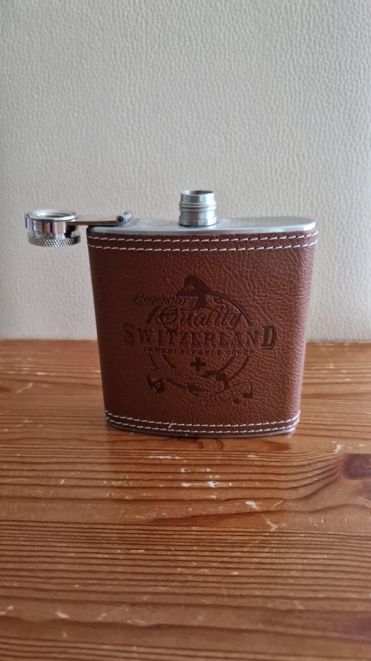 Altro: Flachmann Hip Flask – Usato da Fislisbach venduto da mka_km8f