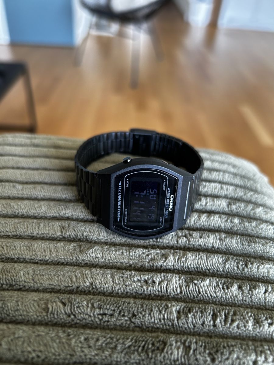 Casio Orologi: Casio B640W schwarz – Usato da Glattbrugg venduto da Wo. 2