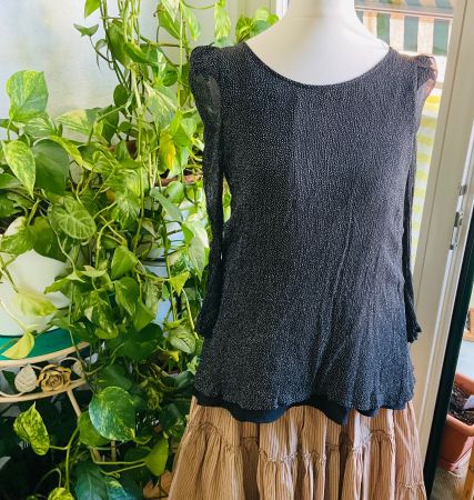 Sublime haut CLAUDIE PIERLOT  soie noire pois blancs t. M