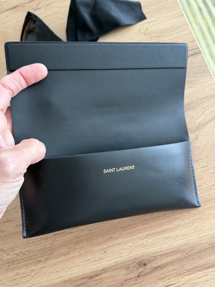 Saint Laurent Occhiali & Lenti: Saint Laurent Sunglasses Black studs sunglasses – Nuovo (secondo la descrizione) da Steinhausen venduto da mar_8y57 4