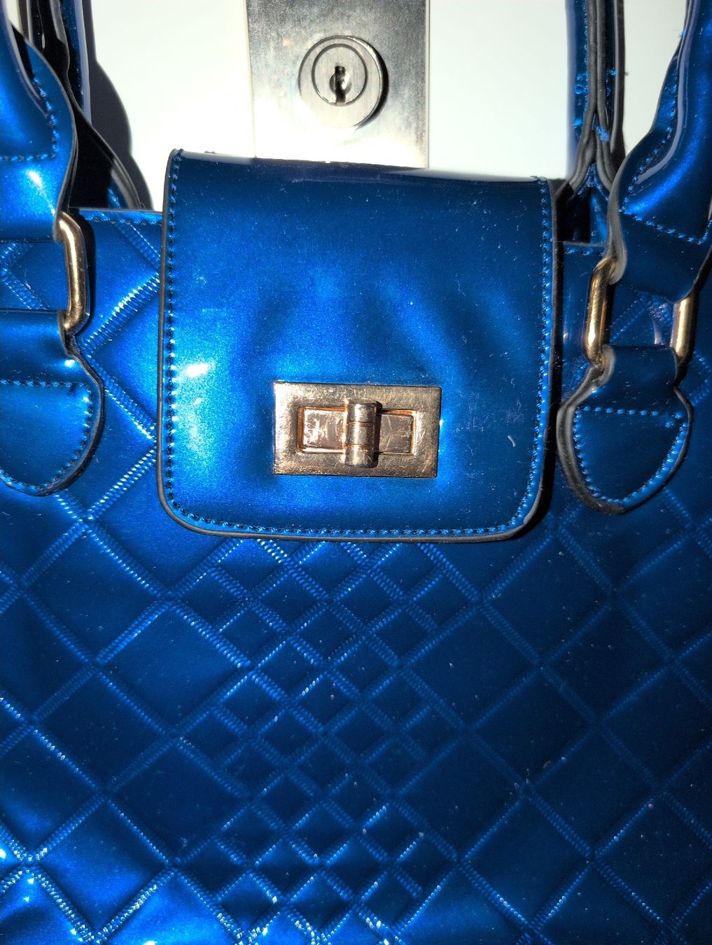 Borse da donna: NEU Blaue Handtasche Lacklederoptik – Nuovo e nell'imballaggio originale da Uster venduto da Mooreas 1