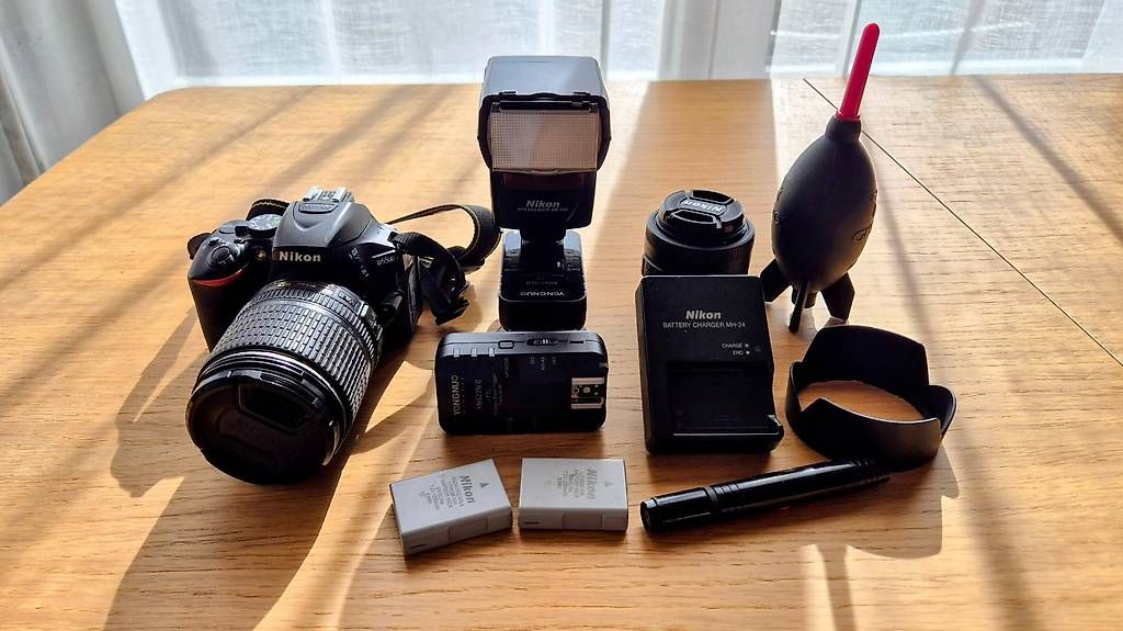 Nikon Fotocamera: Kit Nikon D5500 avec 2 objectifs et flash. Prix à discuter – Usato da La Chaux-de-Fonds venduto da danydeneuch