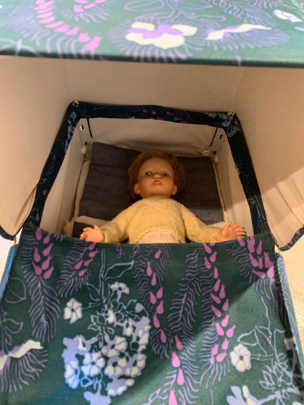 Carrozzine per bambole: alter Puppenwagen mit Puppe – Usato da Hattenhausen venduto da Topas00 4