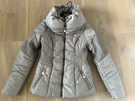 Damen Steppjacke  mit Stehkragen neuwertig grösse m
