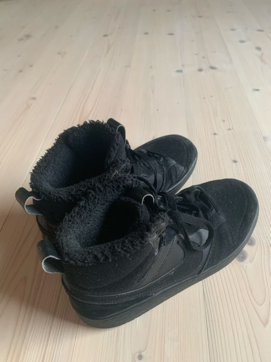 Nike Scarpe per ragazzi: Nike Winterschuhe Gr. 40 – Usato da Biberist venduto da coffee13 1