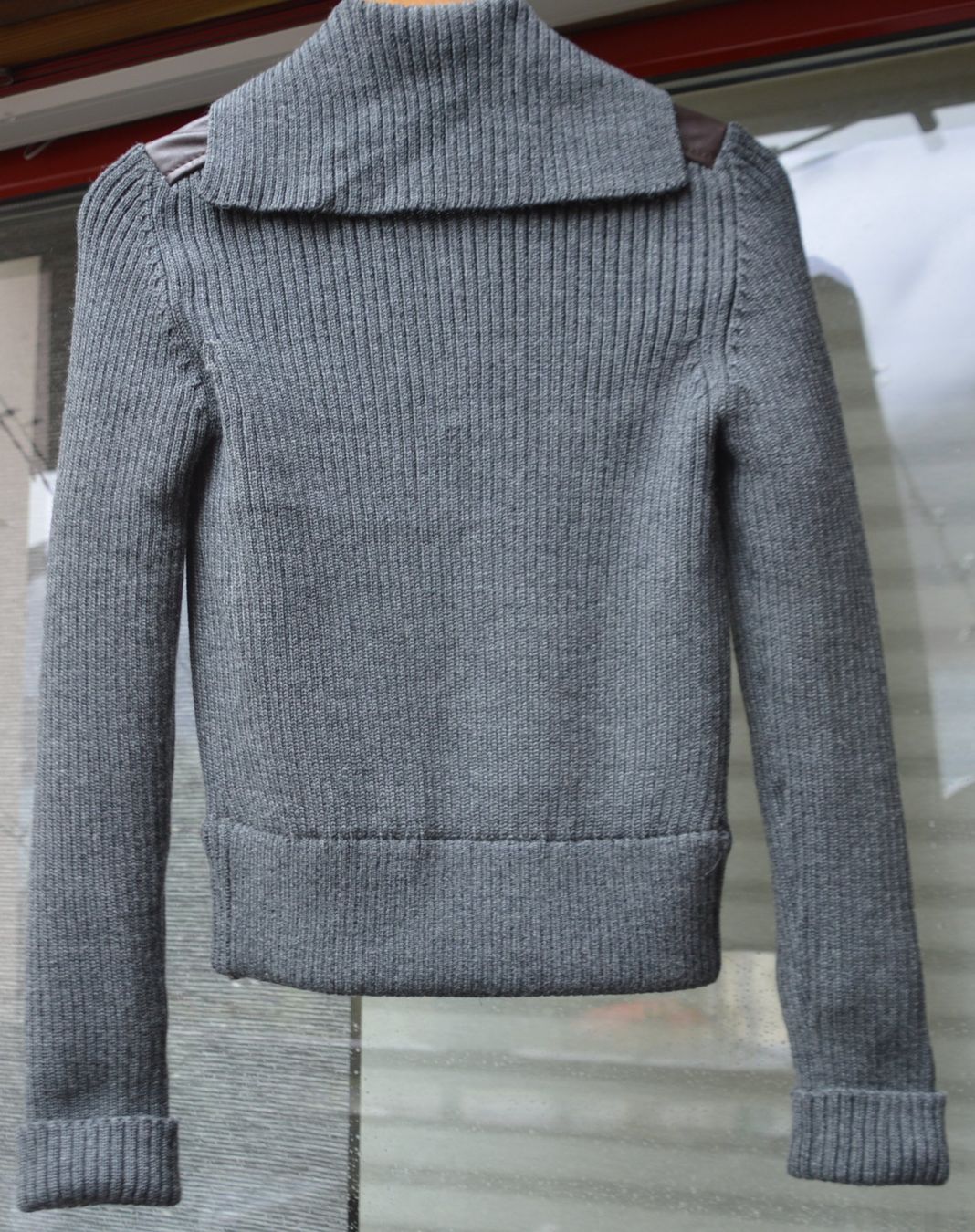 Prada Maglioni & Felpe: Jacke / pulover Prada veste / pull 100% Woll / laine .40 – Usato da Collonges venduto da Auganien 3