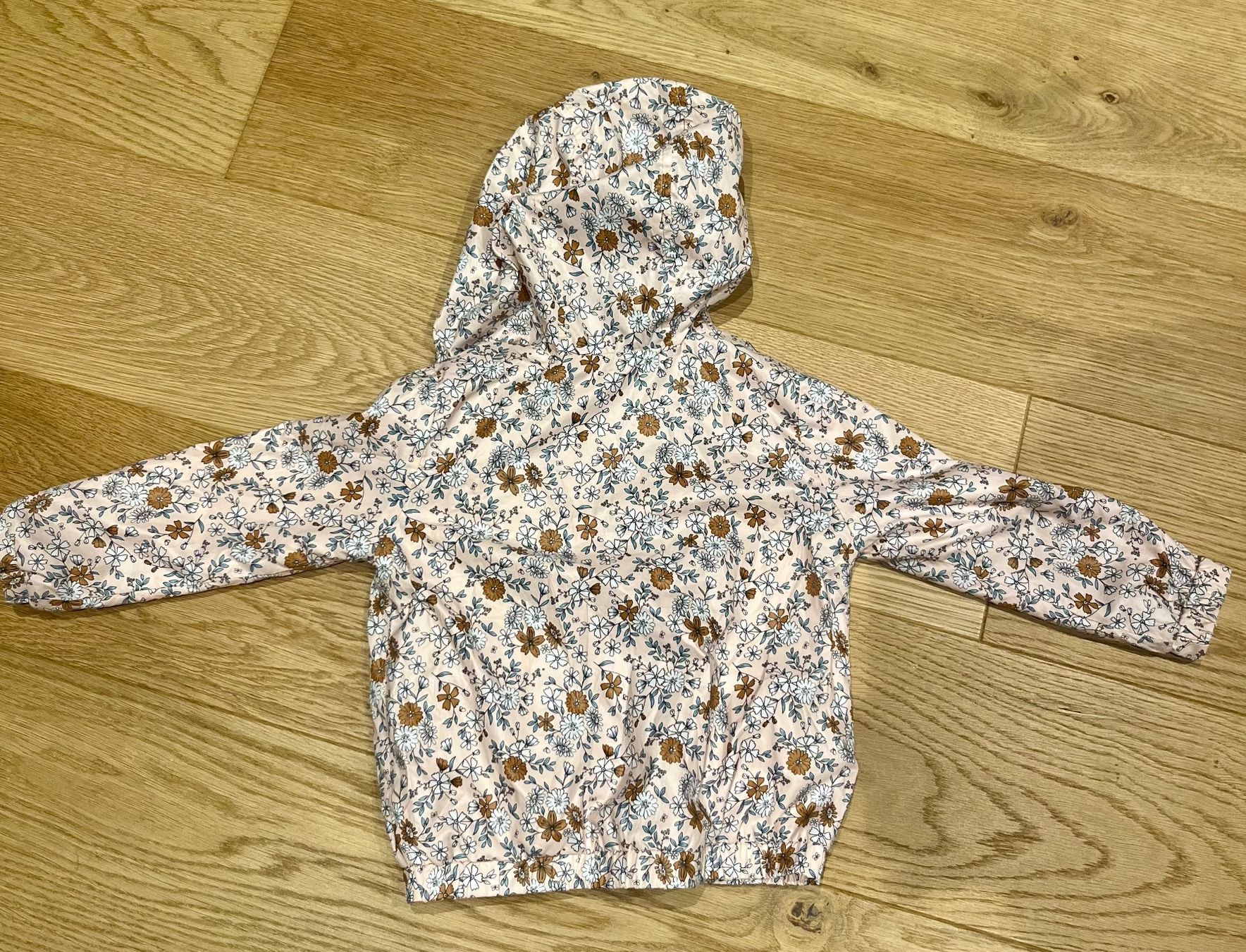 Giacche & Cappotti: Kinder Windjacke mit Blumenmuster  Grösse 97 – Usato da Lampenberg venduto da SuisseStore 1
