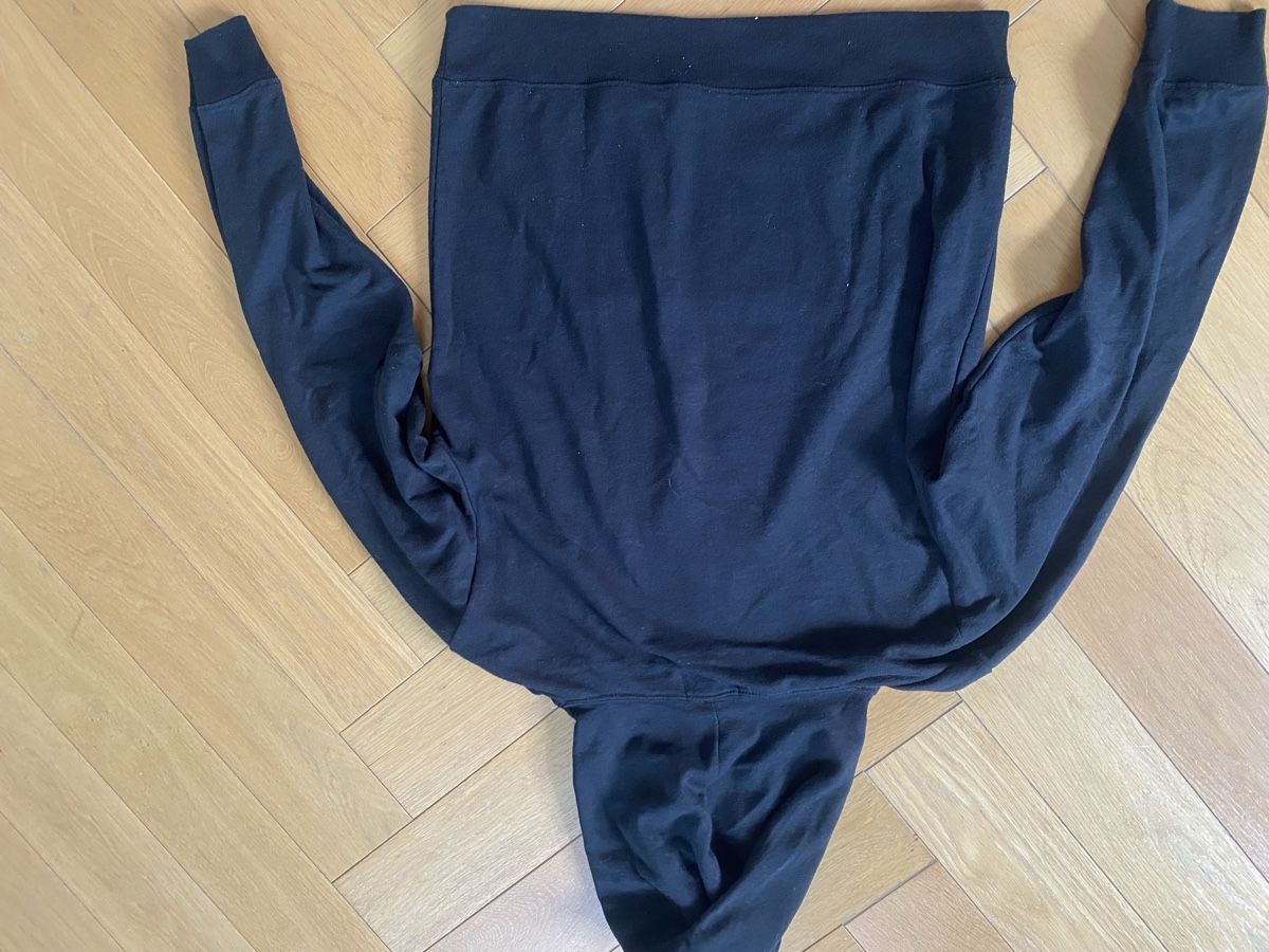 Maglioni & Felpe: Pull à capuche noir "Stranger", taille M – Usato da Vésenaz venduto da gau_v6pf 1