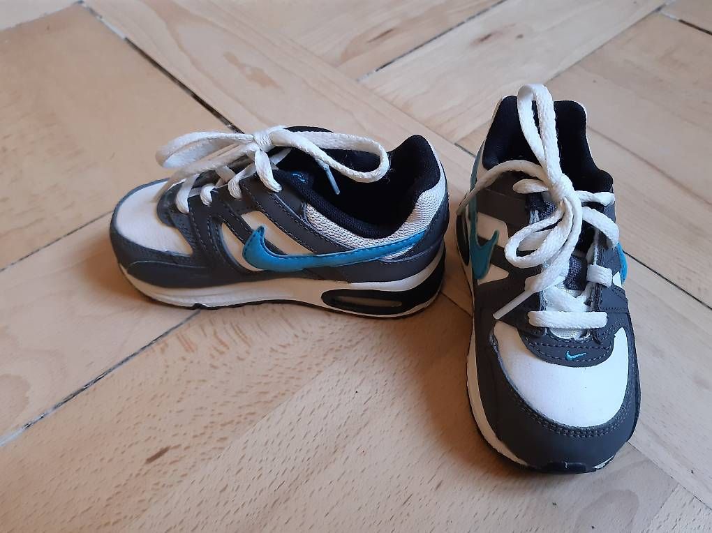 Scarpe per ragazzi: Nike Sneakers Gr. 25 – Usato da Bern venduto da Loupi88