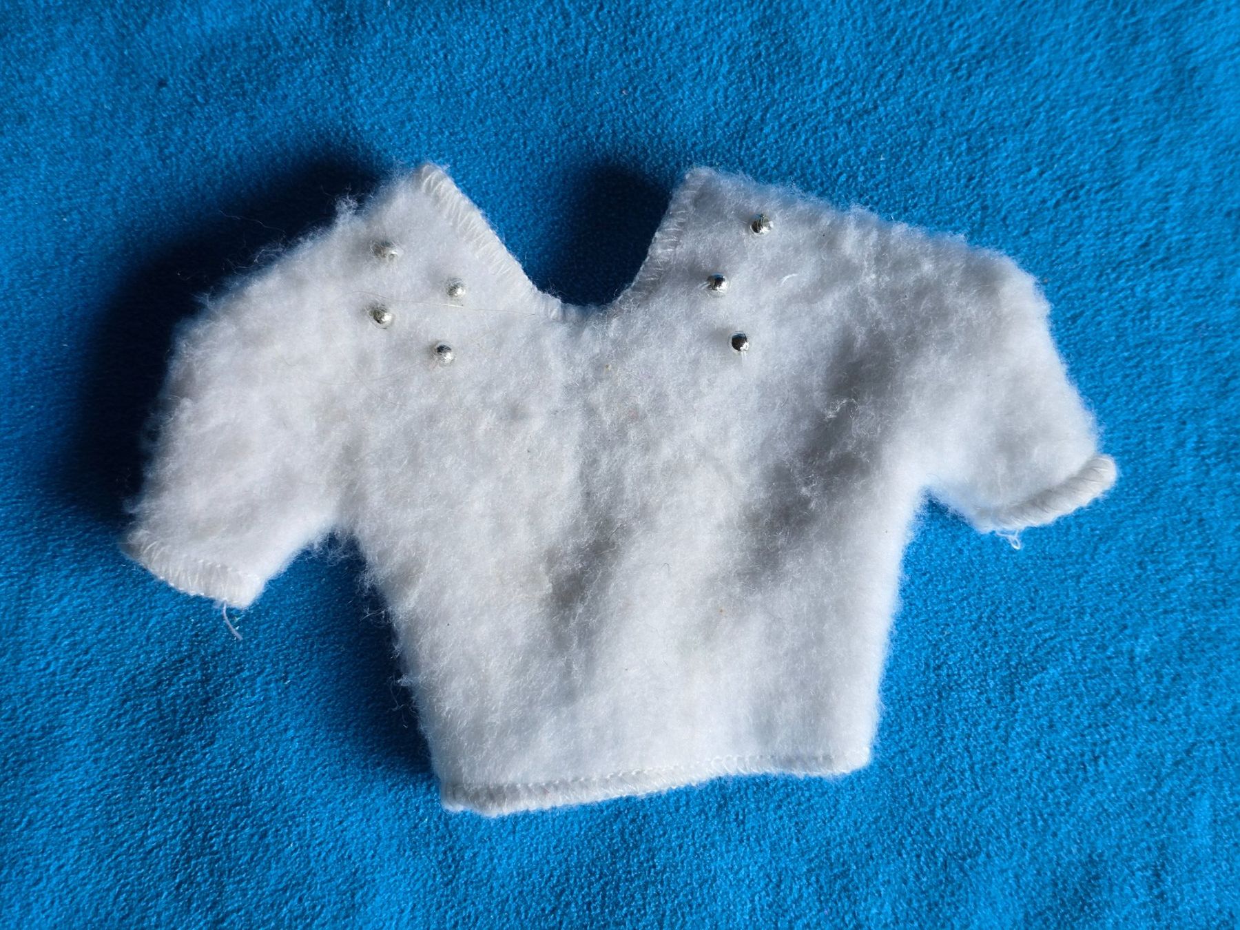 Bambole: Haut blanc pour poupée Barbie avec perles – Usato da versoix venduto da moonkey02