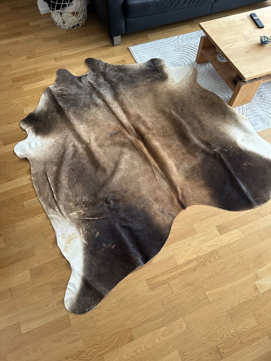 Tappeti: Kuhfell Teppich IKEA Koldby braun – Usato da Wil SG venduto da Helixo 1