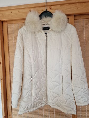 Elegante Daunenjacke mit echtem abnehmbarem Pelzbesatz 38/40