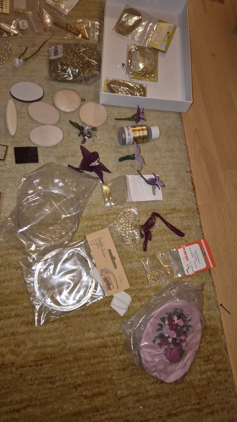 Kit bricolage: Bastelset Broschen Riesensammlung  – Nuovo (secondo la descrizione) da Kölliken venduto da MissesBossTop1 4