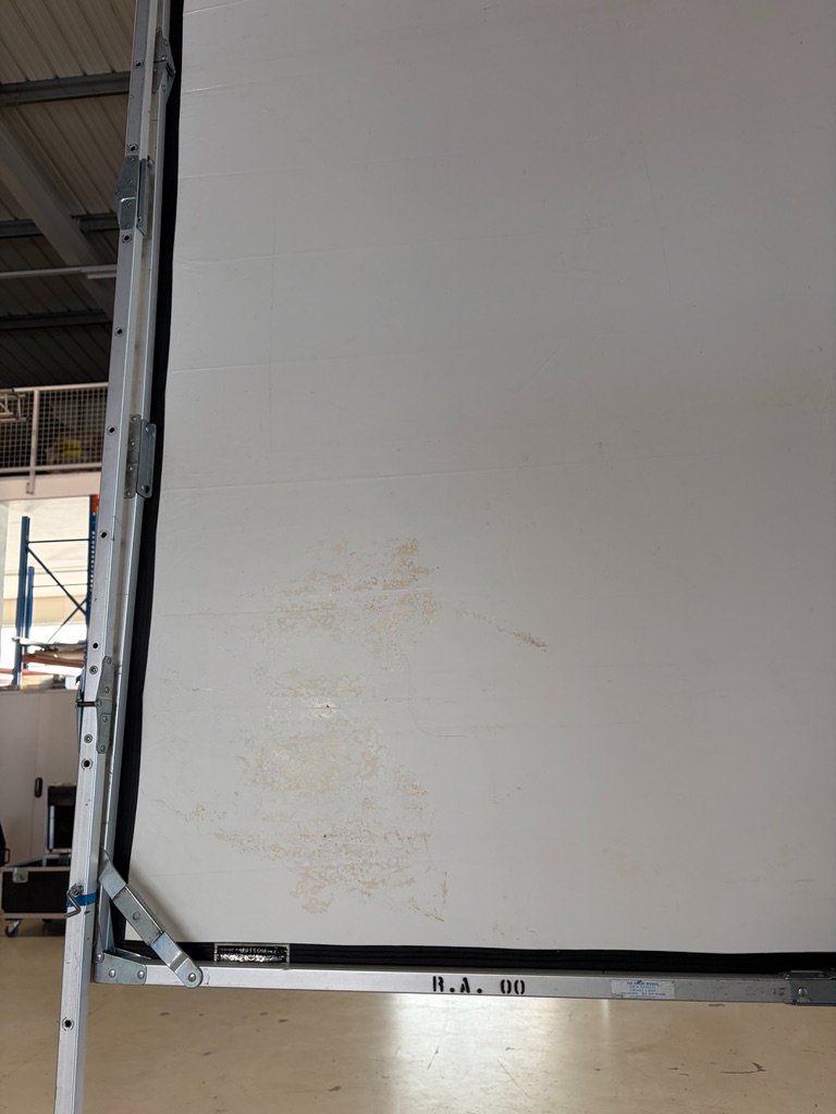 Monitor: Leinwand 2.7m x 2.7m – Difettoso da Deitingen venduto da 303 1