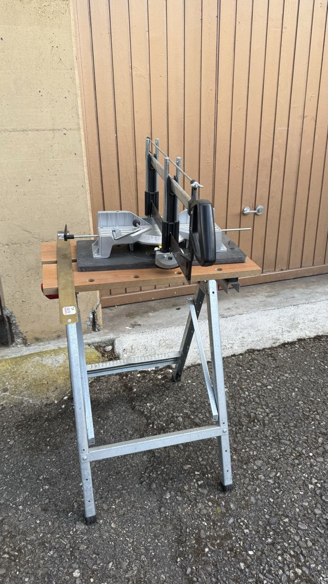 Lux Scies: Scie à onglets manuelle Lux Tools avec établi pliable – D'occasion à Belfaux par qwertz_1234 2