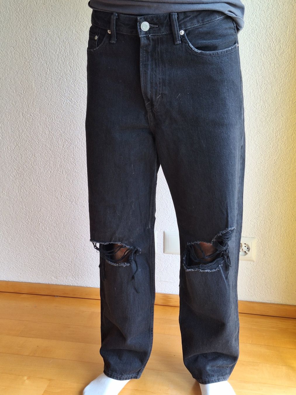 H&M Jeans: 3 Herrenjeans Gr S/M – Usato da Wegenstetten venduto da mcfly321 5