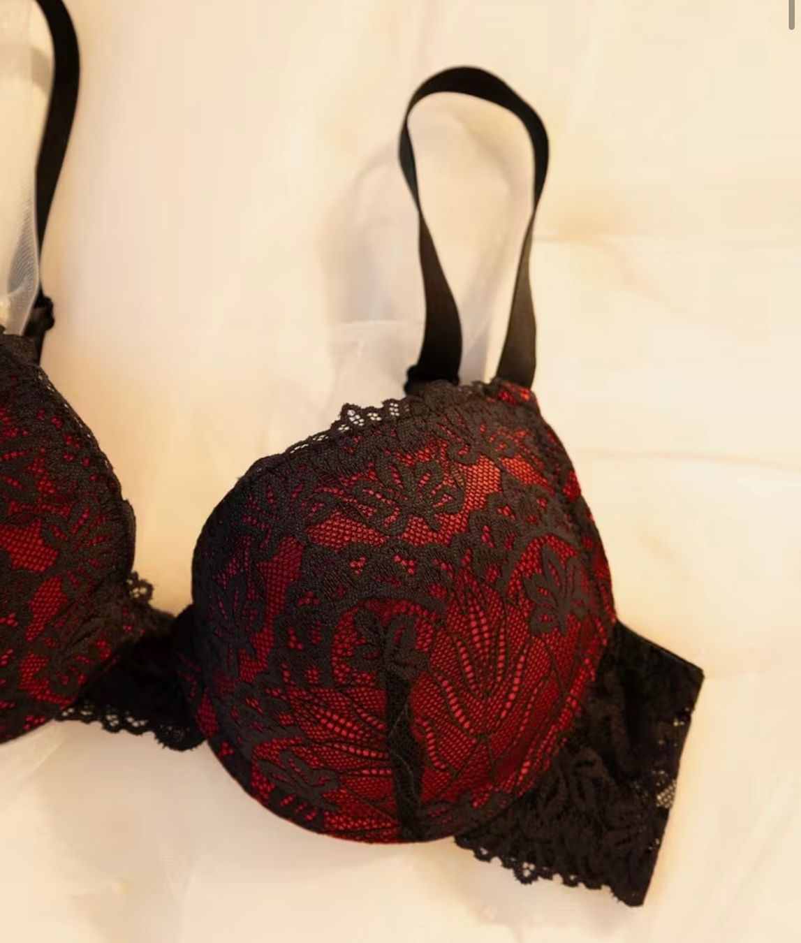 Sonstige Unterwäsche: Unterwäsche-Set:BH-String-Tanga-Spitzen-Unterwäsche 80B – Neu (gemäss Beschreibung) aus Teufenthal AG von MeineSchatztruhe 1