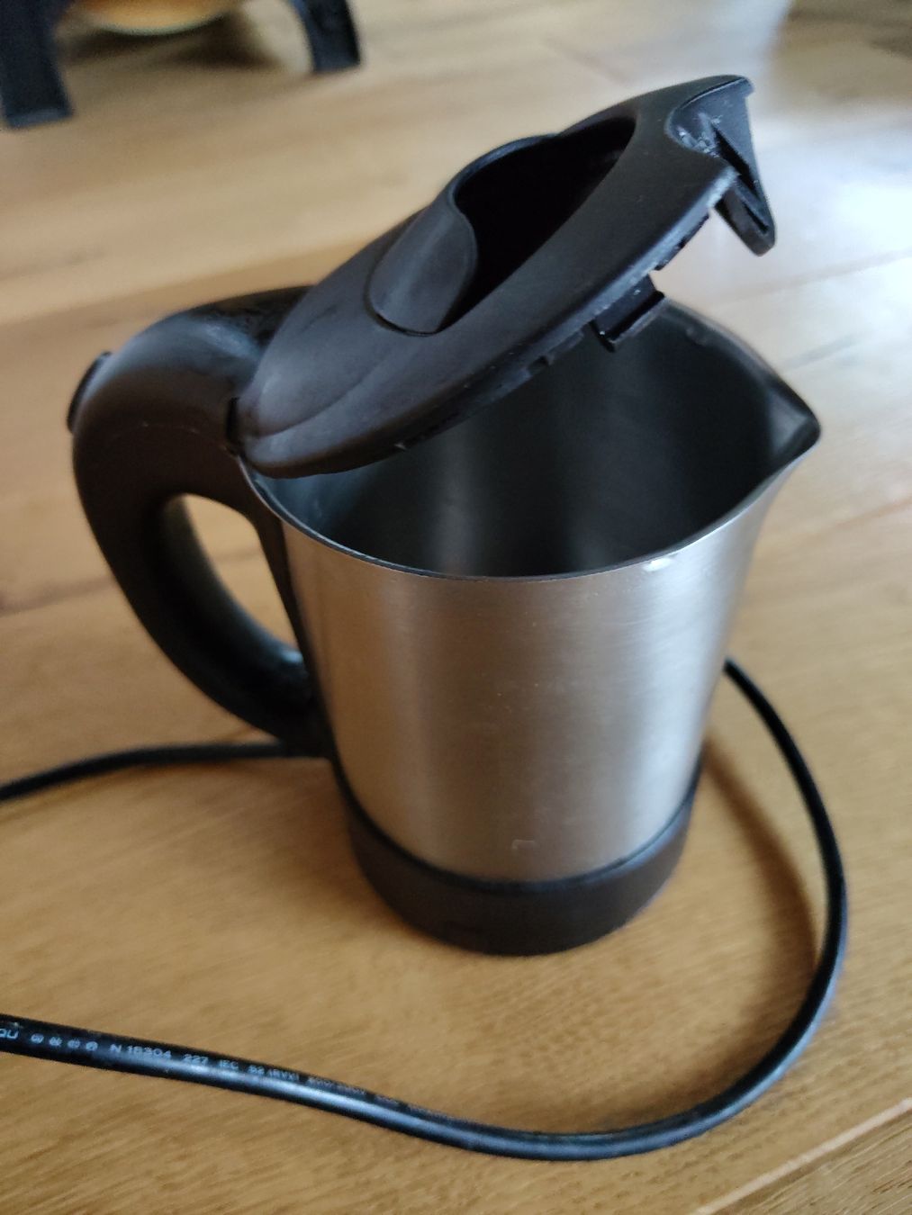 Bollitori: Mini Wasserkocher 0.5l – Usato da Stetten AG venduto da mooncreek