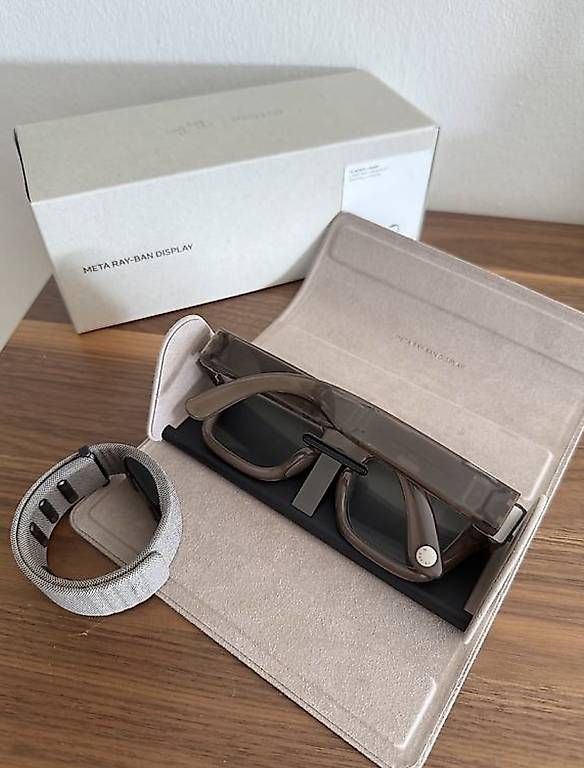 Occhiali & Lenti: Meta Ray-Ban Display + Meta Neural Band – Usato da Wangen an der Aare venduto da dus_nnf8
