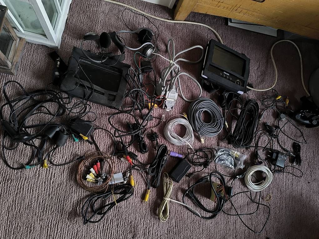 Cavi: Div. Kabel und DVD - Player  – Usato da Walliswil-Nbipp venduto da australien2007