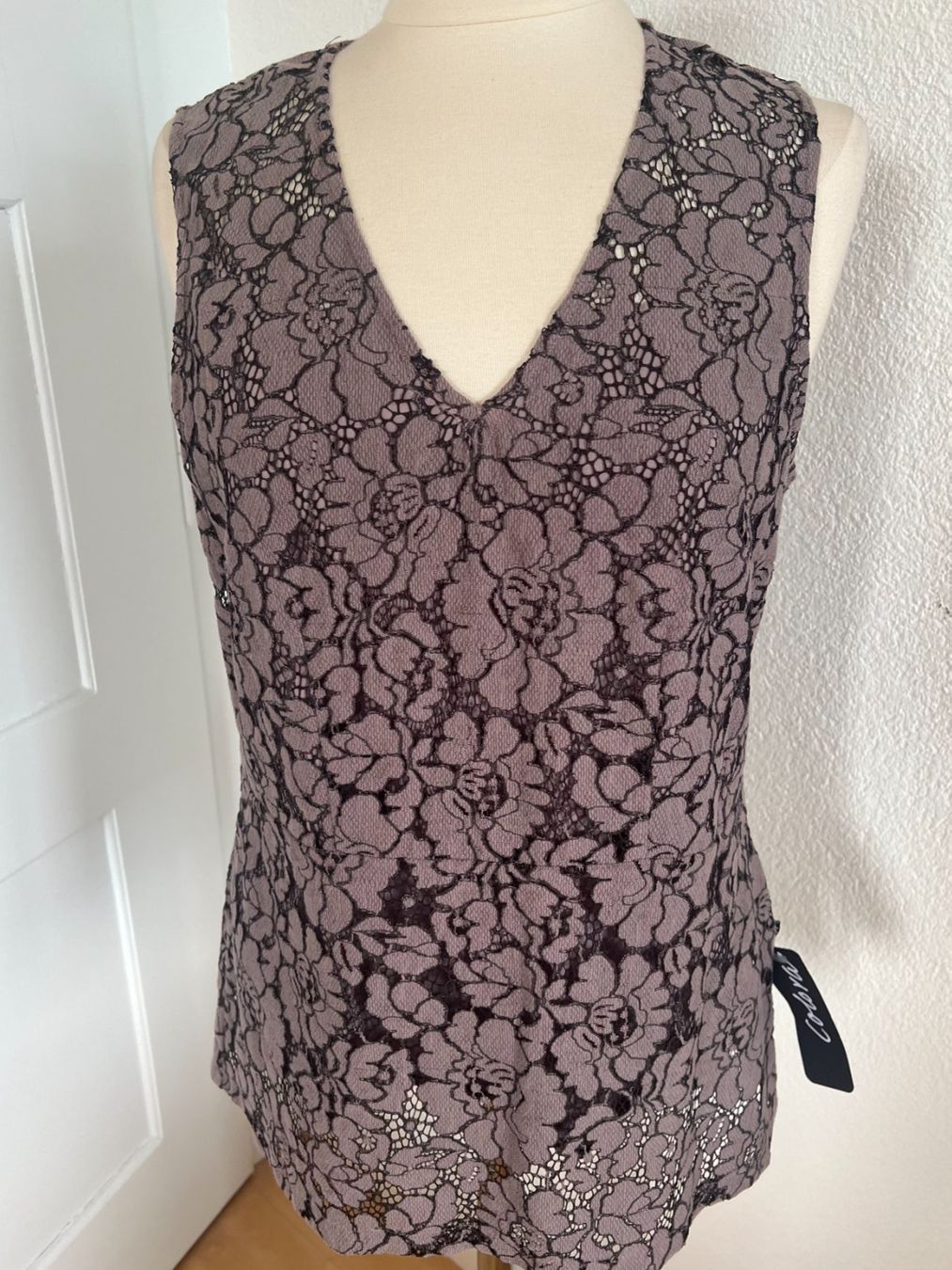 Colora Camicette: Colora Spitzen Bluse, Gr. L, Grau mit Lilastich, NEU – Nuovo e nell'imballaggio originale da Worb venduto da farben20zauber