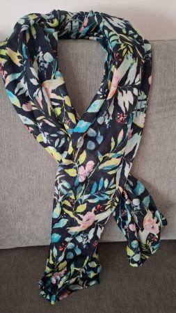 Damen Schal mit Blumenmuster bunt
