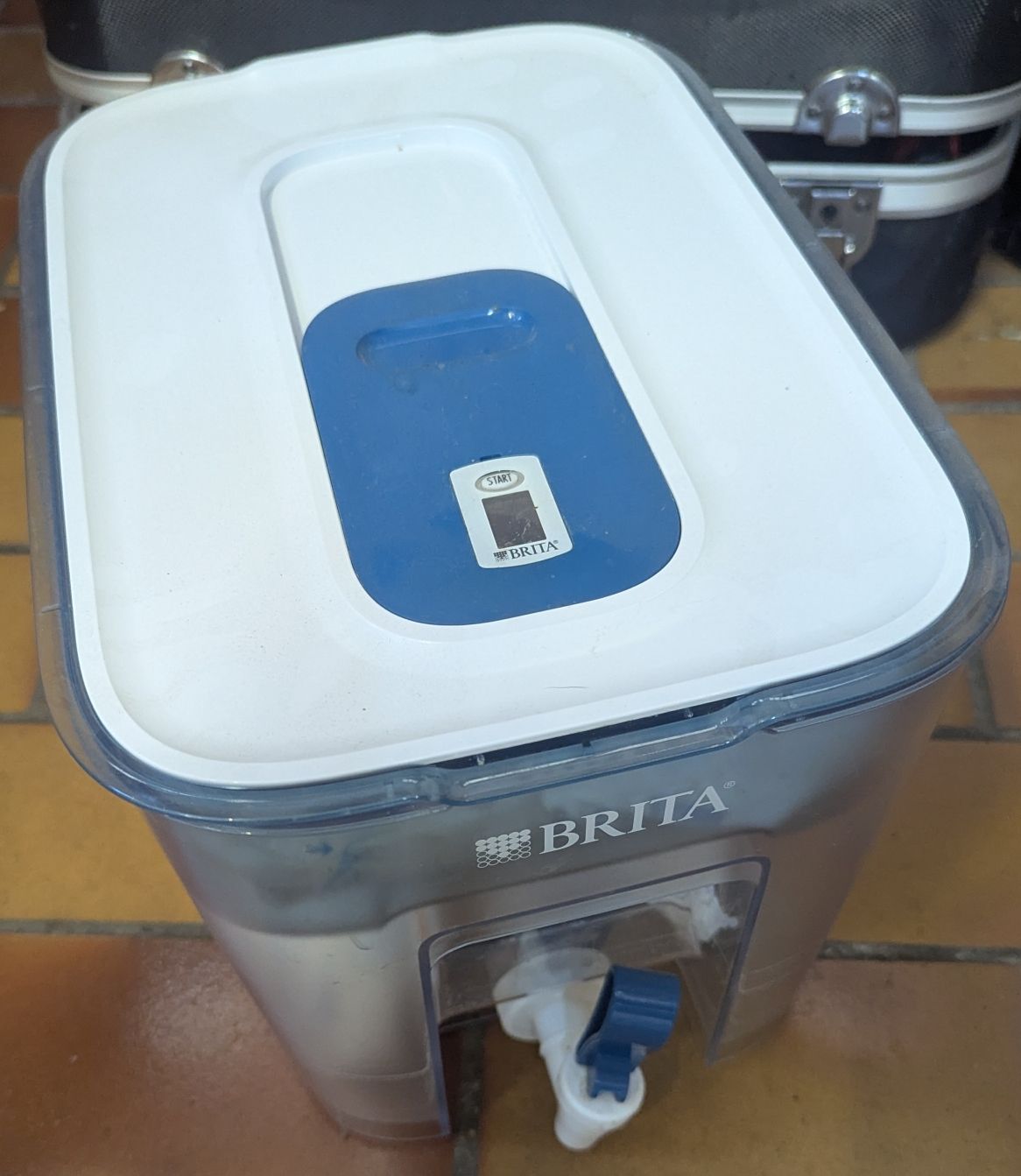 Sanitär: BRITA Wasserfilter mit Zapfhahn  – Gebraucht aus Oberuzwil von Mediabookdomi
