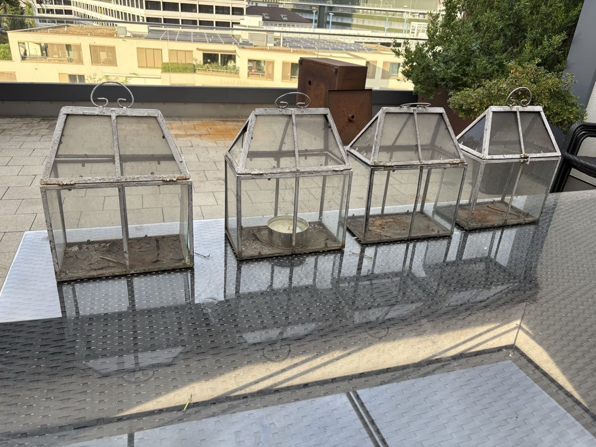 Laternen: 4 Laternen / Windlichter / Glas / shabby shic – Gebraucht aus Zürich von seb_8rsb