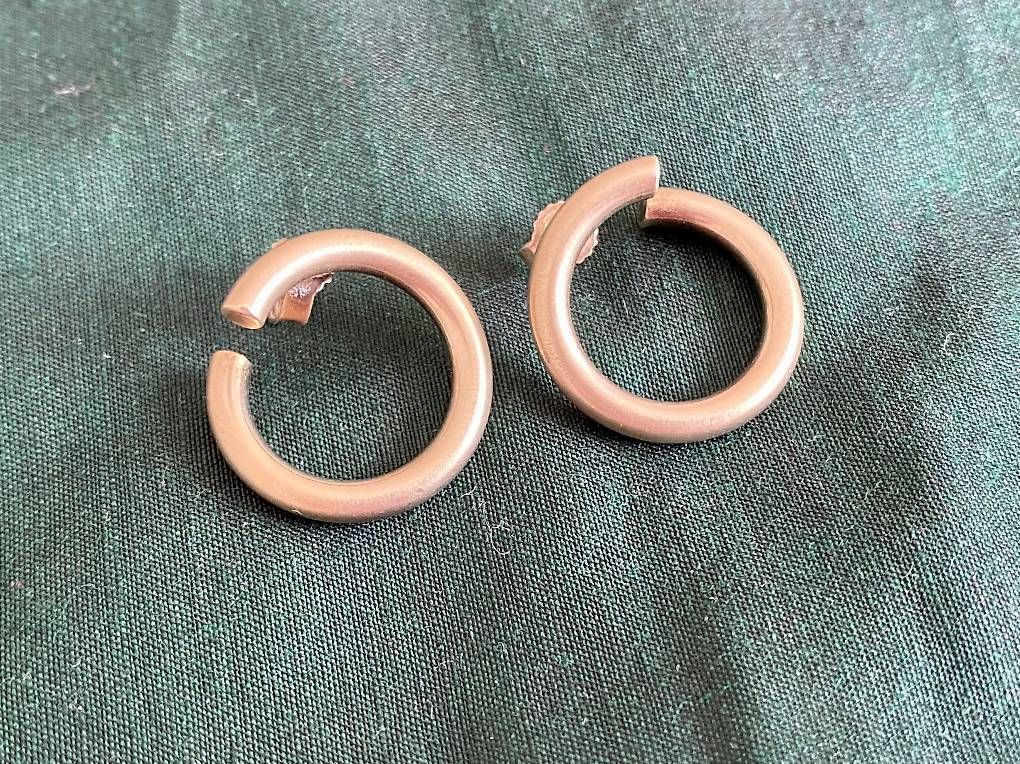 Orecchini pendenti & Orecchini a lobo: Massive Creolen Ohrstecker 925 Silber – Usato da Basel venduto da 12Glory