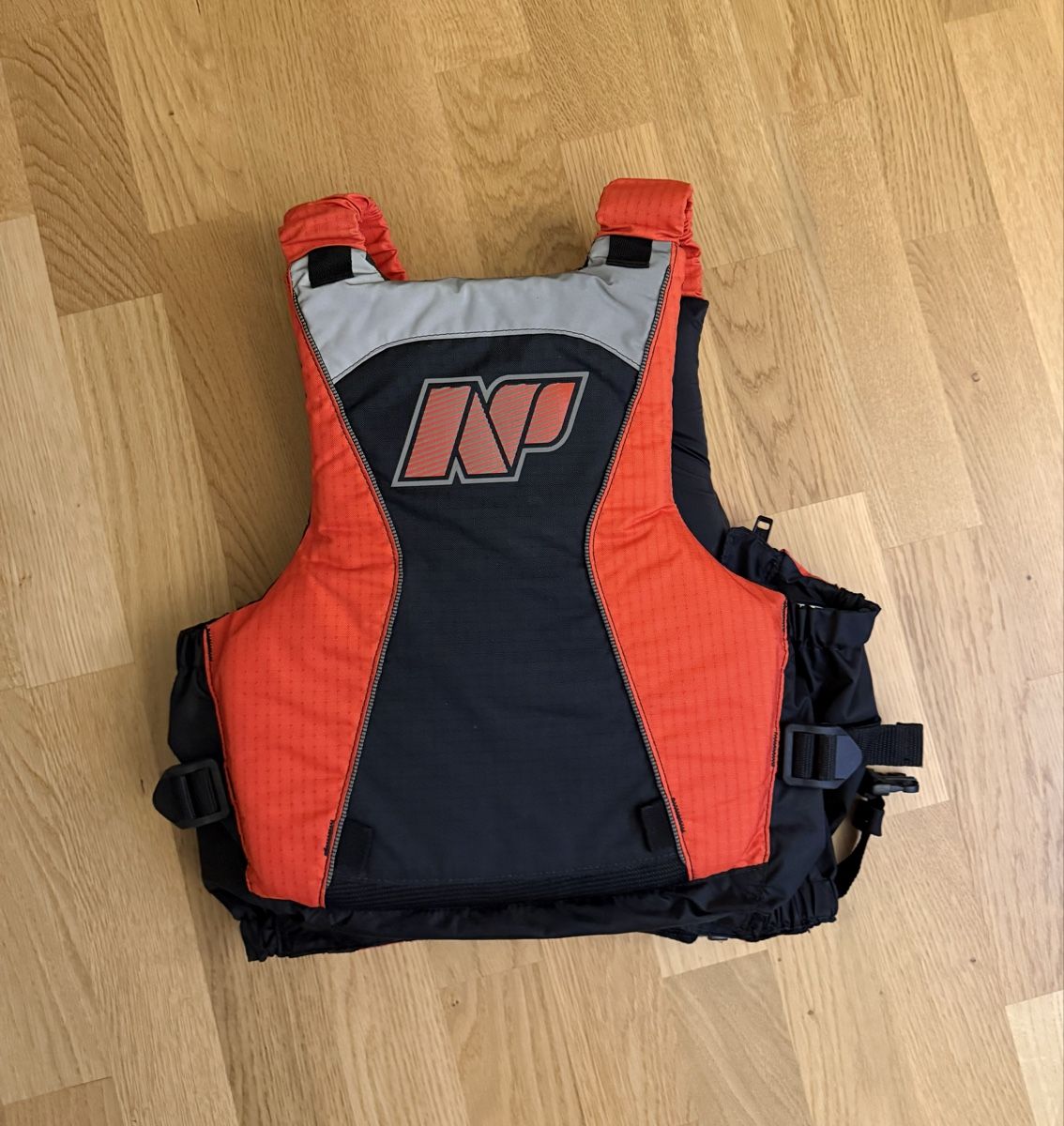 Giubbotti di salvataggio: Neilpryde Schwimmweste / Surfweste xs - s – Nuovo (secondo la descrizione) da Niederwangen BE venduto da SoLeDu 1