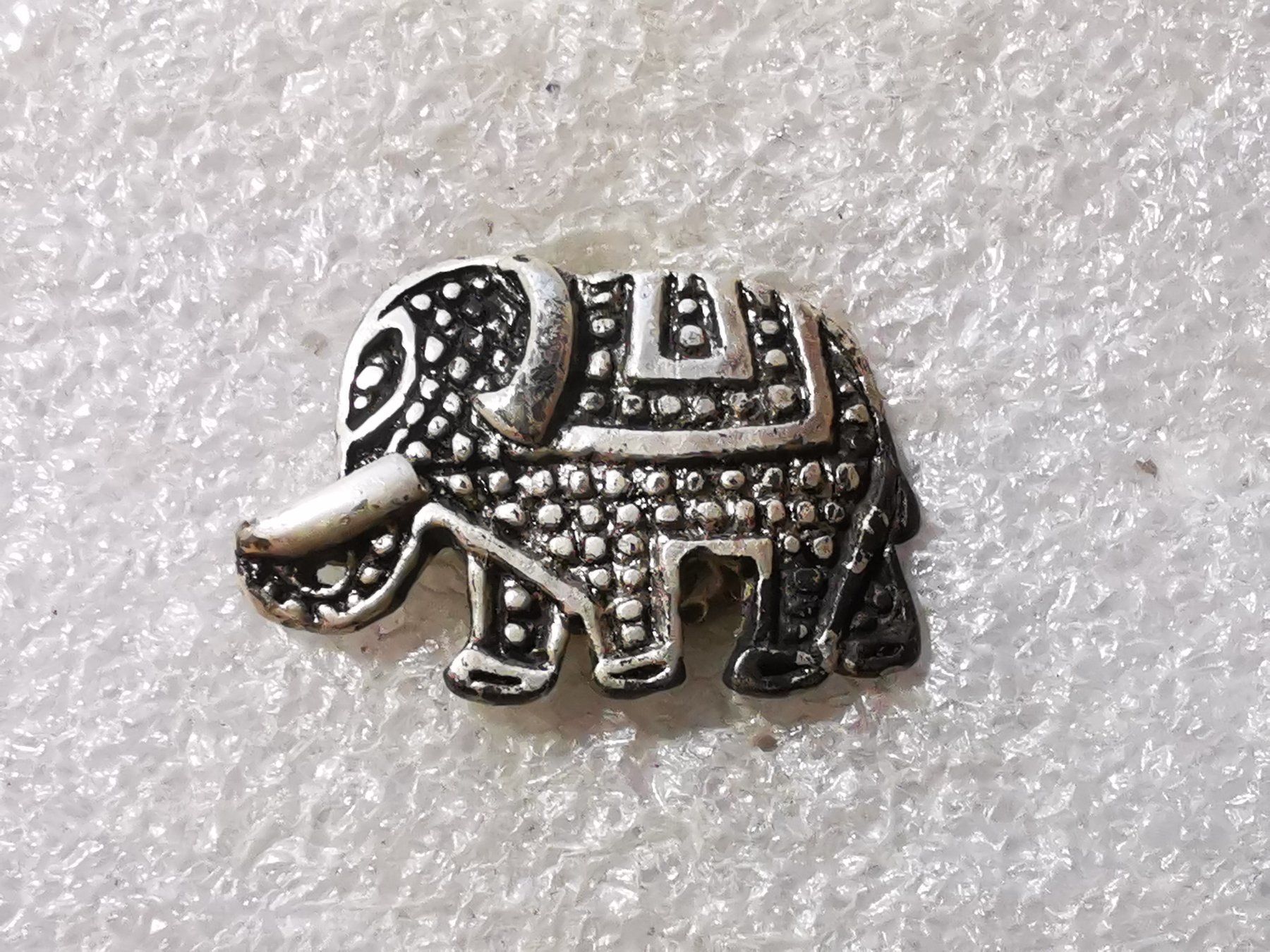 Placchette & Badge: Ansteckpin 53: Elefant – Usato da Oppligen venduto da Pin-Fall-Shop