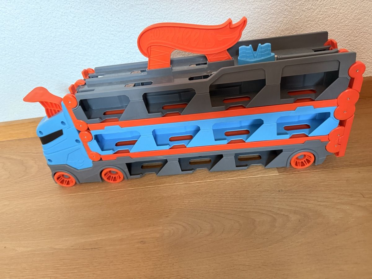 Hot Wheels Spielzeuge: Hot Weels Auto neuwertig – Gebraucht aus Zürich von Sebi.063