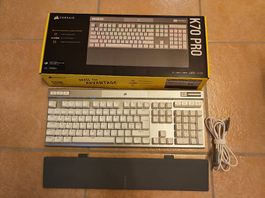 K70 PRO RGB Optisch-mechanische Gaming-Tastatur - Weiss (CH)